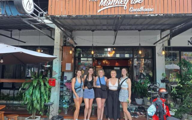 Monkey Toe Guesthouse - Hostel