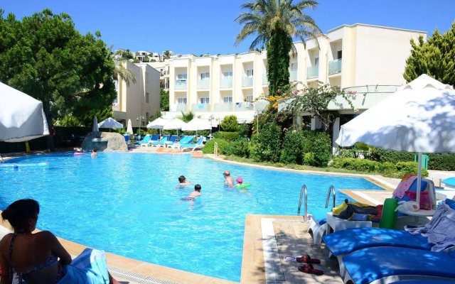 Royal Palm Beach Hotel