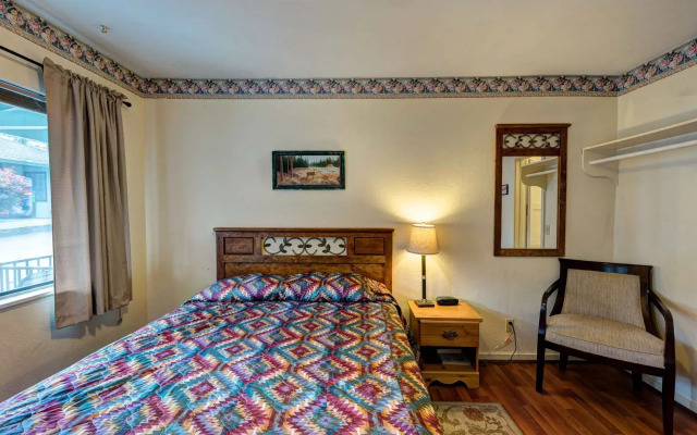 Lake Shasta Lodge