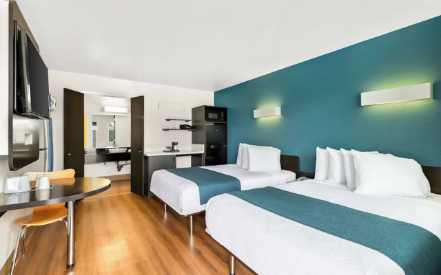 Studio 6 Suites Carpinteria, CA–Santa Barbara - South