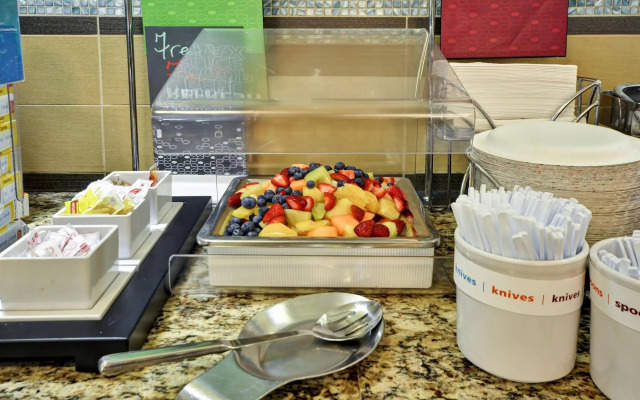 Hampton Inn Columbia-I-26 Airport