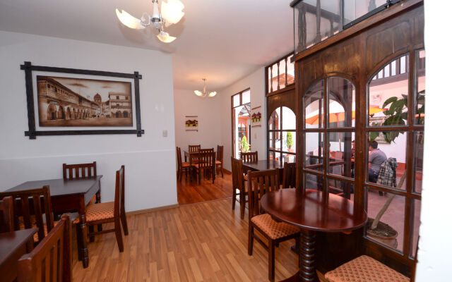 Yabar Hotel Plaza