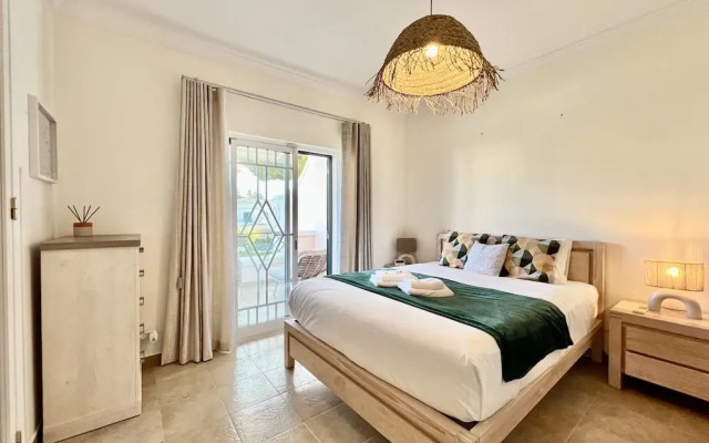 Vilamoura Deluxe Villa by Homing
