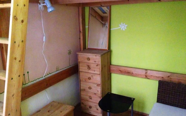 Yolo Hostel