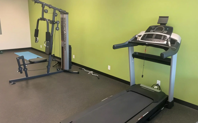 Studio 6-Bruderheim, AB