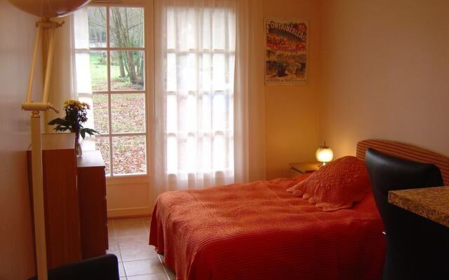 Domaine De Chantemerles