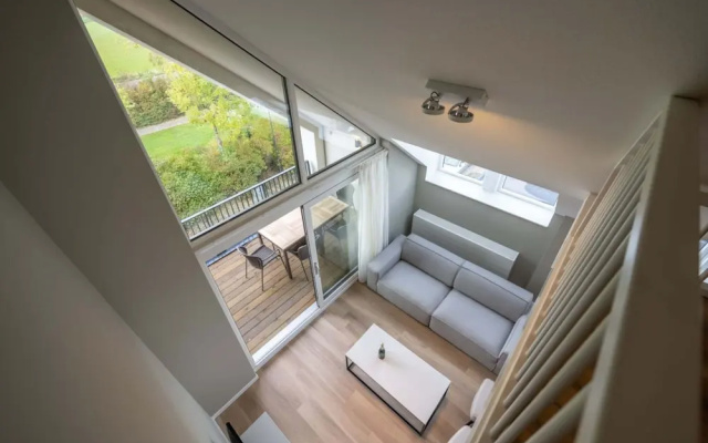 Stylish Marina Loft W/balcony
