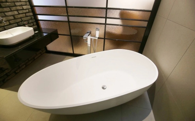 Cheonan La Tree Hotel