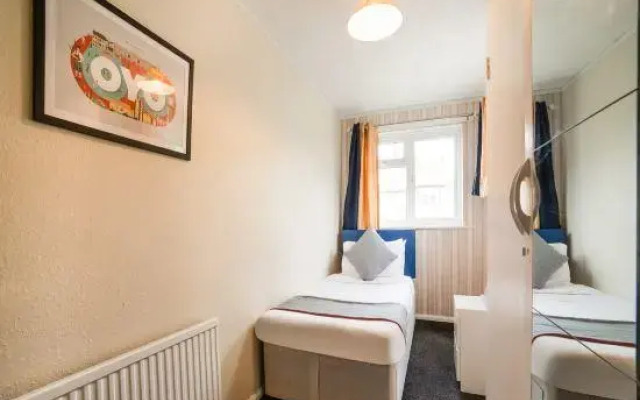 OYO Devine Beach Hotel, Westcliff Southend-On-Sea
