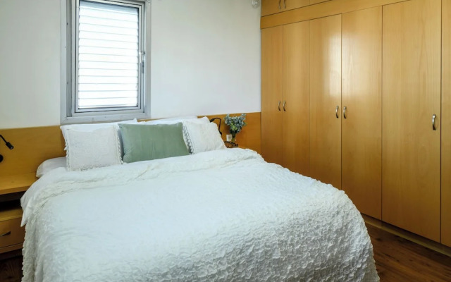 Comfy Haven in Netanya CTR by Sea N'Rent