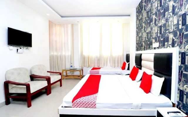 Hotel Plazza by OYO Rooms