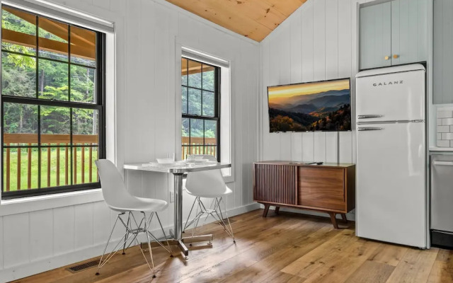 Gburg Pet-friendly Studio Cabin 5 Firepit Games