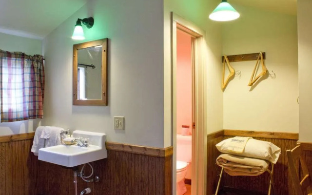 Roosevelt Lodge & Cabins