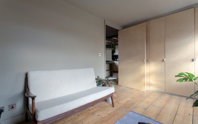Bright, Spacious Two-bed in Hackney