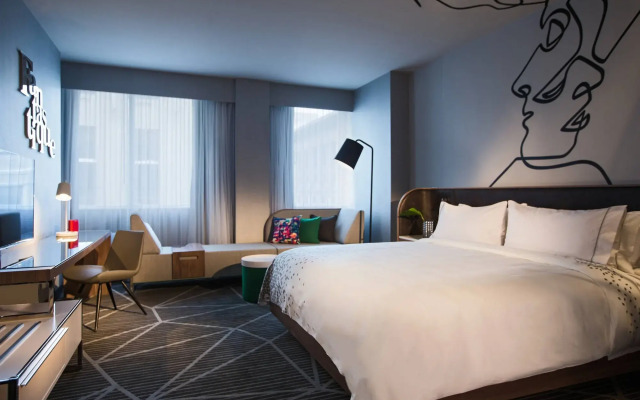 Renaissance Montreal Downtown Hotel