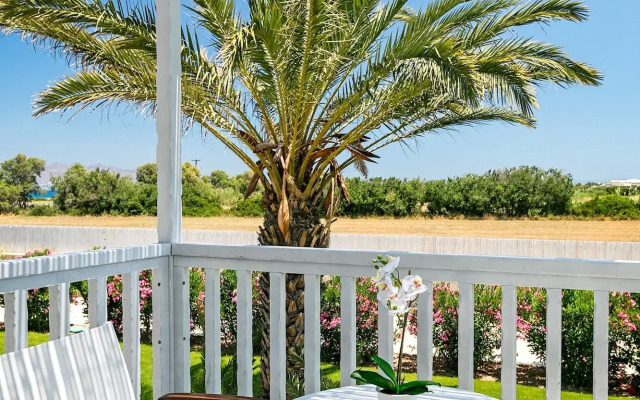 White Pearls Luxury Suites - Adults Only