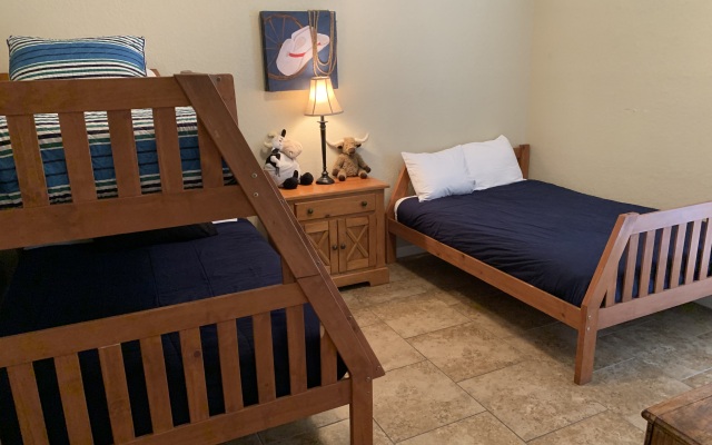 Cowboy Lodge Rr94404 4