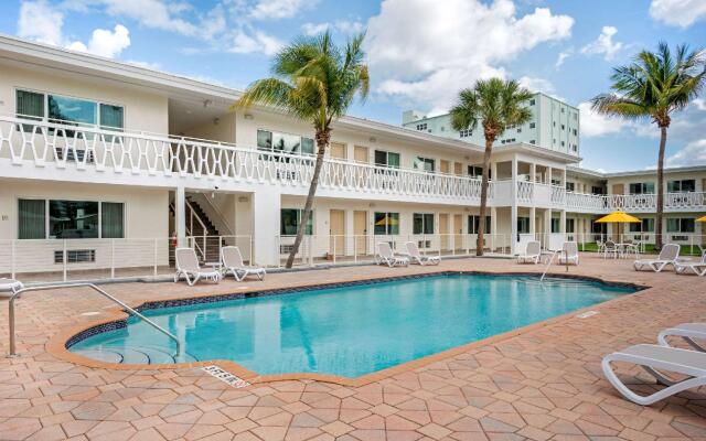 Downtown Hollywood Gardens Inn & Suites