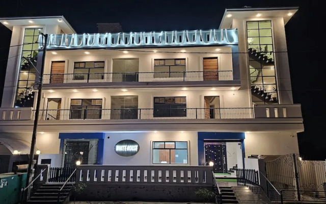 White House Hotel And Banquet