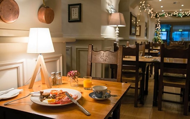 Connemara Lake Hotel