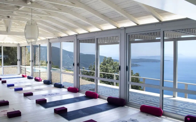 Spacious Villa in Vasiliki with Swimming Pool & Hot Tub
