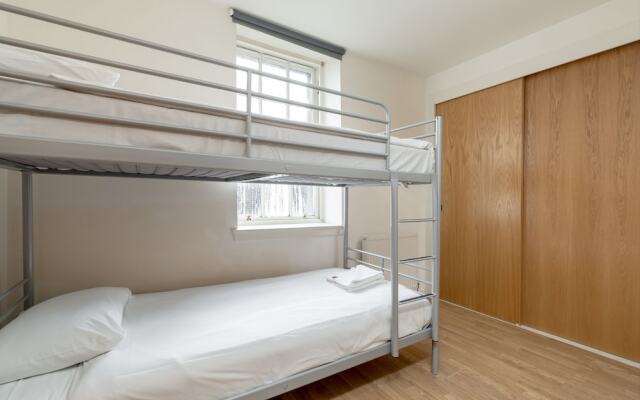 Silver Lining - Grassmarket Apartments