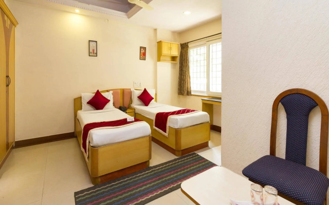 OYO 331 Hotel Skanda Shelters