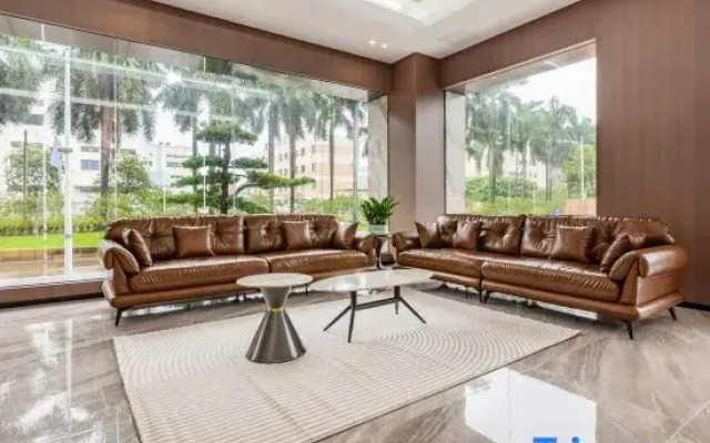 Yinchunhong Business Hotel