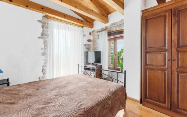 Holiday House with Pool Villa Ladybug