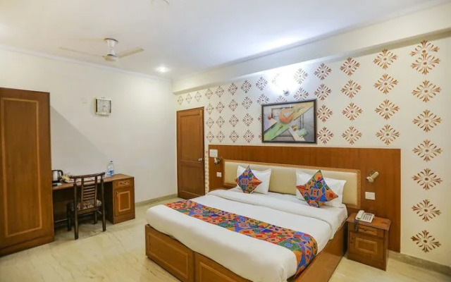 Fabexpress Global Residency Inn