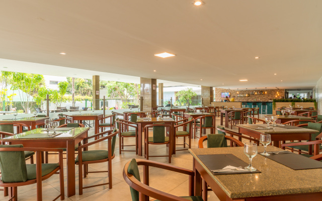 El Aram Beach & Convention