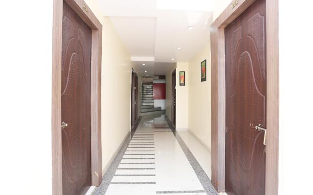 OYO 7828 Hotel Saket