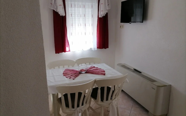 Apartment 7, First Floor