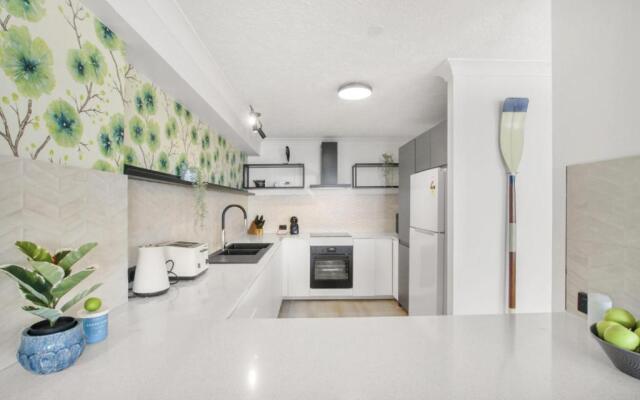 Canberra Heights Unit Two 35 Canberra Tce Kings Beach