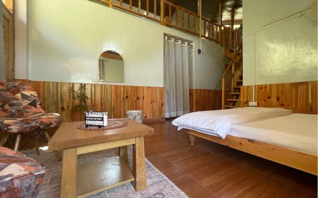 Boho Grove Cafe and Stay