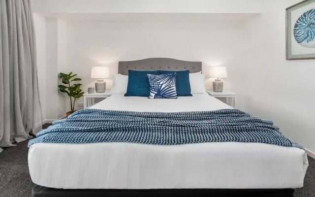 2-bed Near Brisbane CBD With Pool, Sauna & BBQ