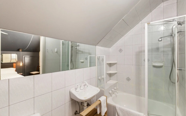 KELLY, 3BDR Northcote House