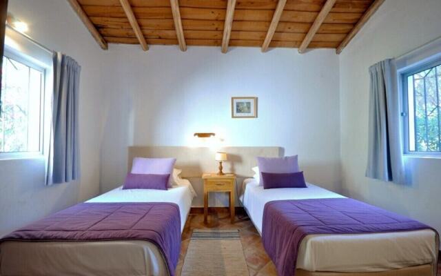 Fantastic Outdoor Area, Private Pool, Tennis Court & Golf Practice Facility