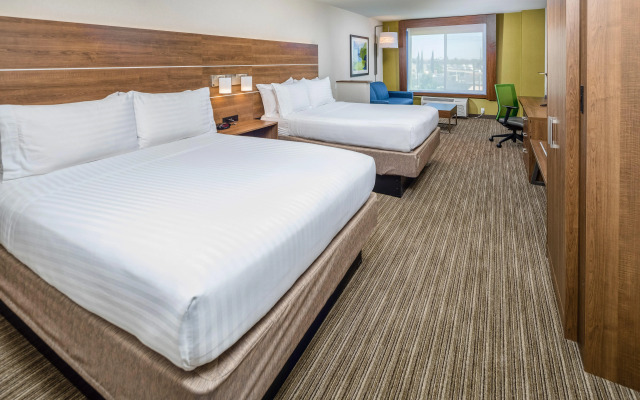 Holiday Inn Express and Suites Modesto by IHG