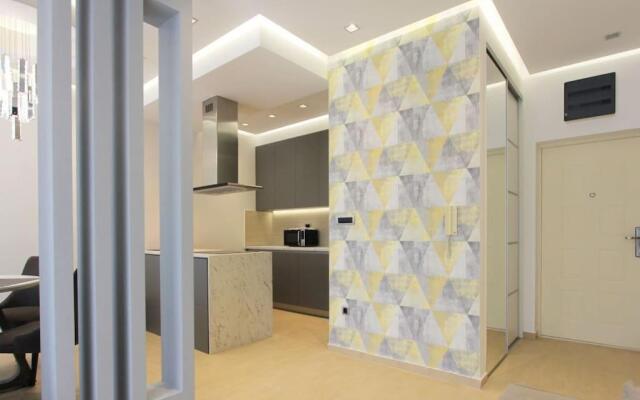 Modern 1BR apartment with swimming pool