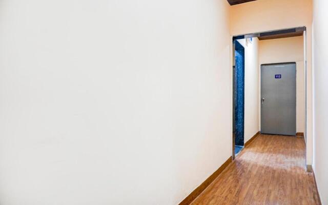 OYO 81205 Hotel Manikyaa