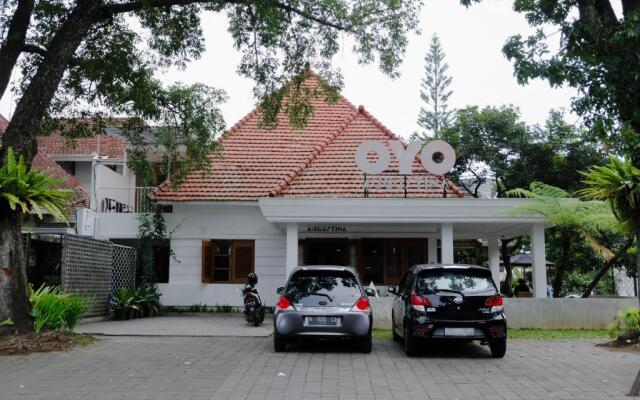 OYO 626 Augustina Home