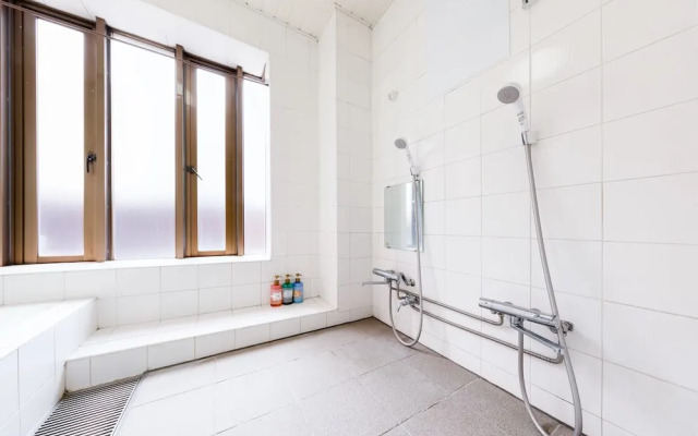 Yolee Guest House