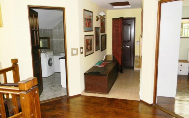 Leyla Guesthouse Castel