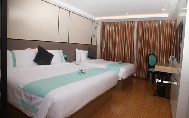 Xana Lite Beijing Shunyi Fengbo Metro Station