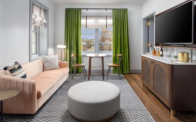 Wylie Hotel Atlanta, Tapestry Collection by Hilton