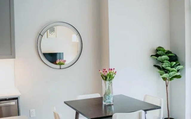 Nashville Sophisticated 1BD 1BA Apartment