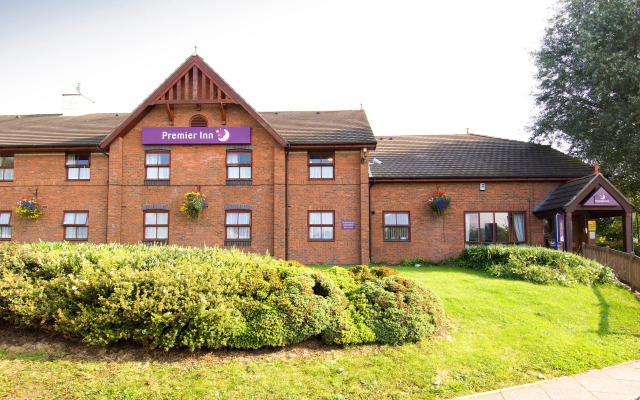 Premier Inn West Bromwich Town Centre - New Square