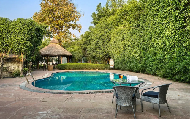 Corbett Machaan Resort