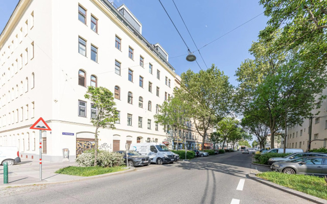 Premium City Apartment/Grand Opening Offers!